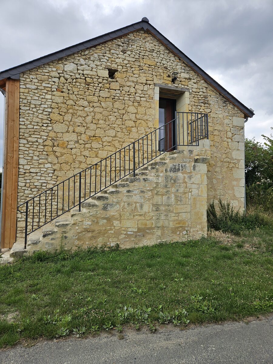 Vue extérieure du lieu et de son environnement